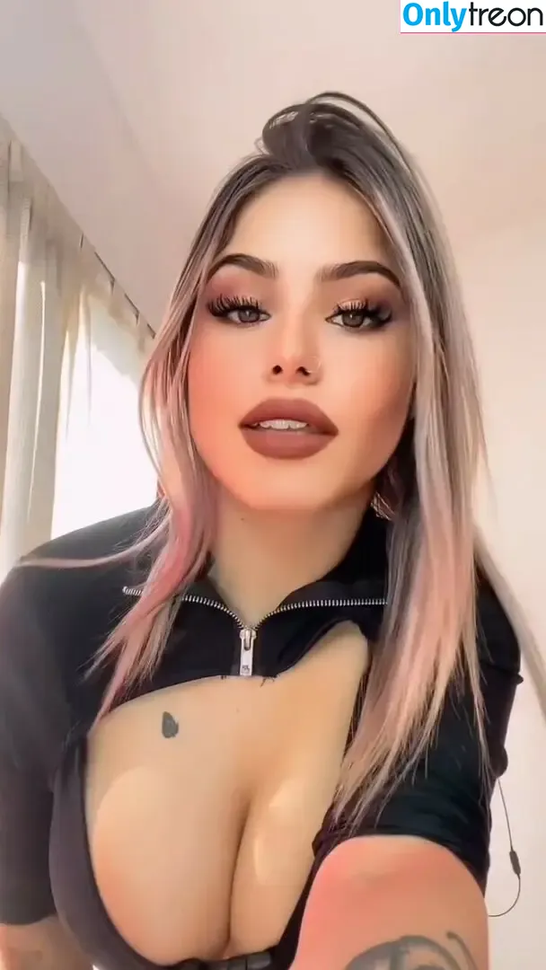 Abril Perez nude photo #0021 (0abriilperez / 0abrilperez)