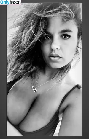 Acronopia nude photo #0004