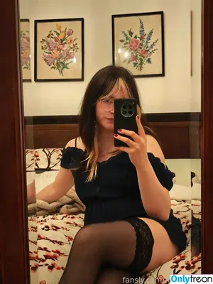 ActuallyApril / ItsActuallyApril / oh_itsjustapril nude photo #0036