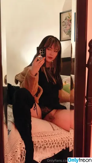 ActuallyApril / ItsActuallyApril / oh_itsjustapril nude photo #0129