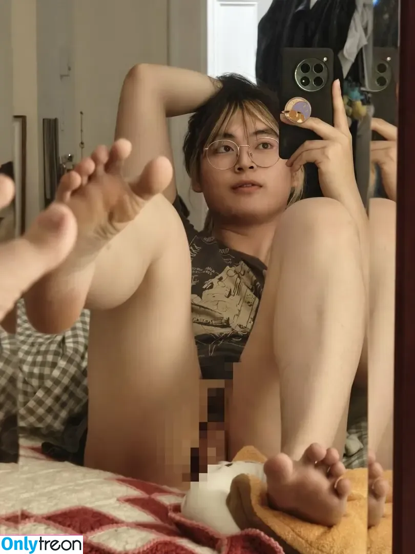 ActuallyApril nude photo #0002 (ItsActuallyApril / oh_itsjustapril)