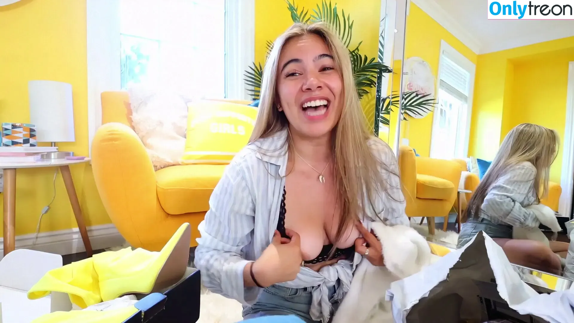 Adelaine Morin nude photo #0011 (adelainemorin)