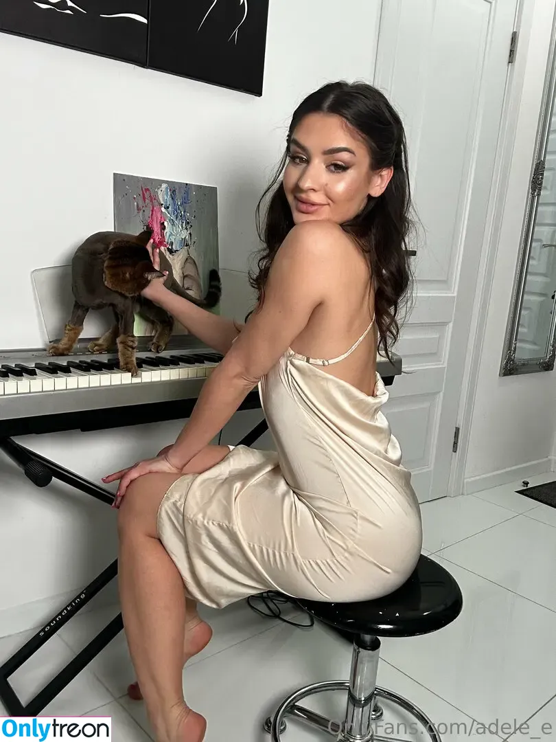 adele_e nude photo #0002 (adele)