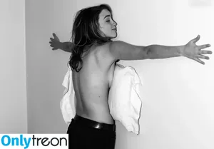 Adèle Haenel / adelehaenel nude photo #0002