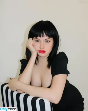 Adriana Burova / adiisworld nude photo #0012
