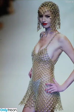 Adriana Karembeu / adrianakarembeusklenarikova nude photo #0059