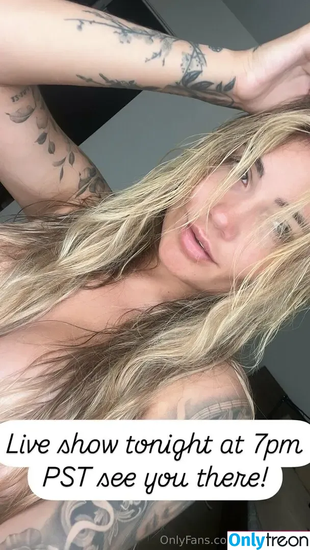 adriaraexxx nude photo #0104 (adriarae)
