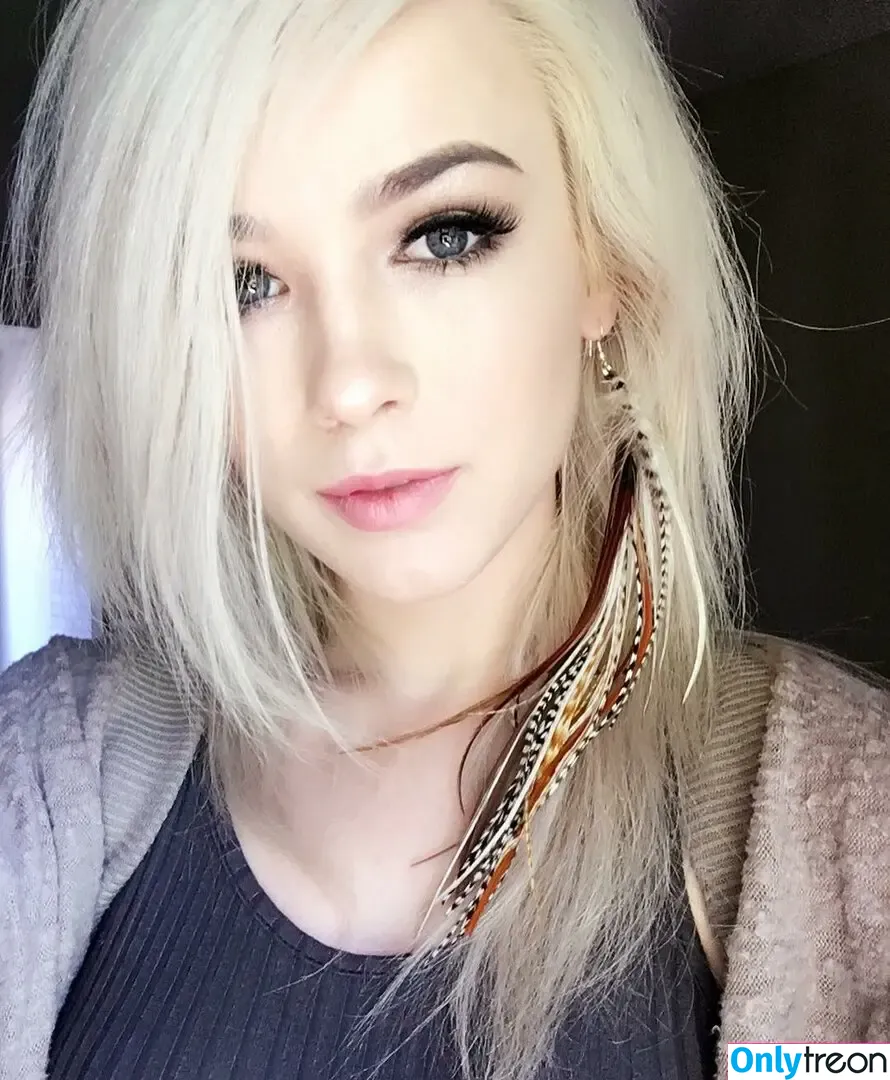 aelois nude photo #0003 (aleyuh)
