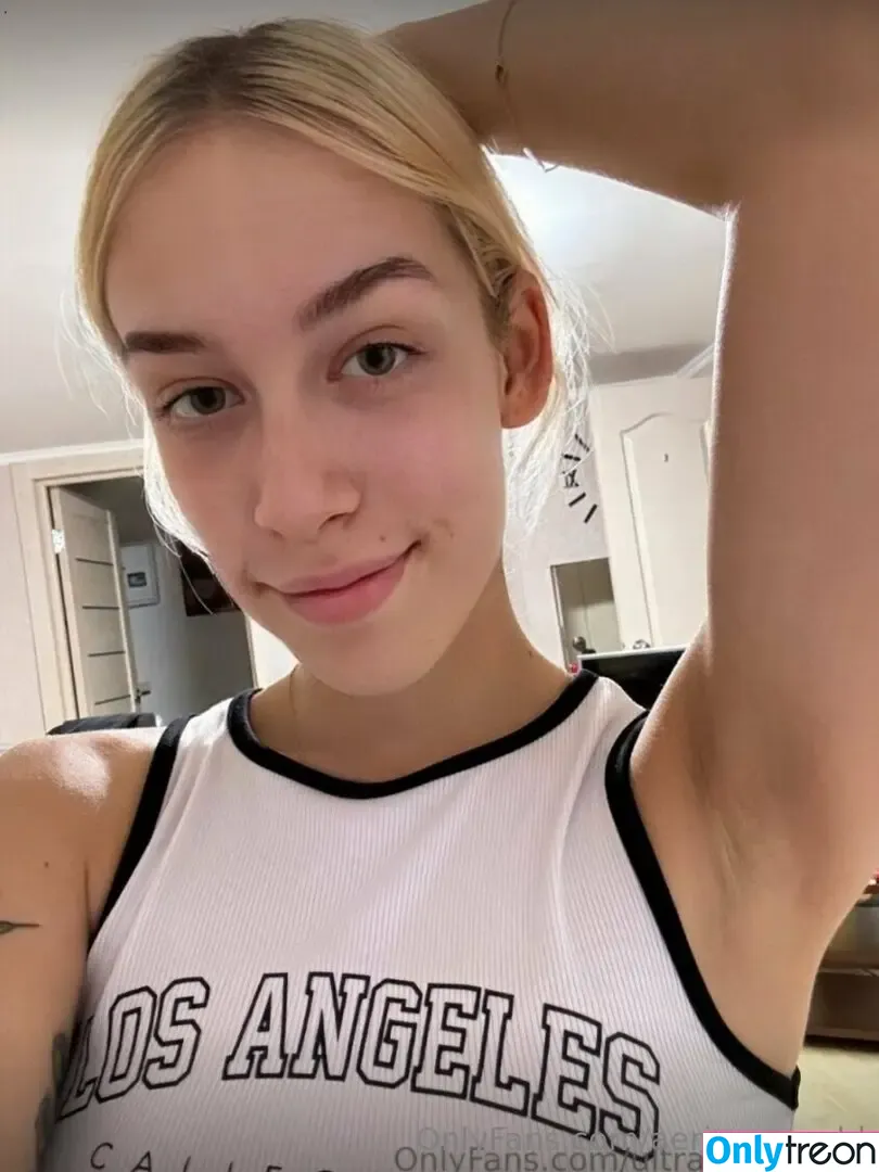 aerinemerald nude photo #0008 (aerinemerald)