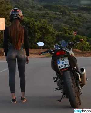Affe auf Bike / affe_auf_bike nude photo #0092