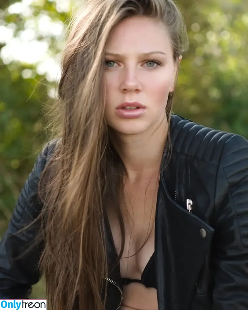 Affe auf Bike nude photo #0089 (affe_auf_bike)