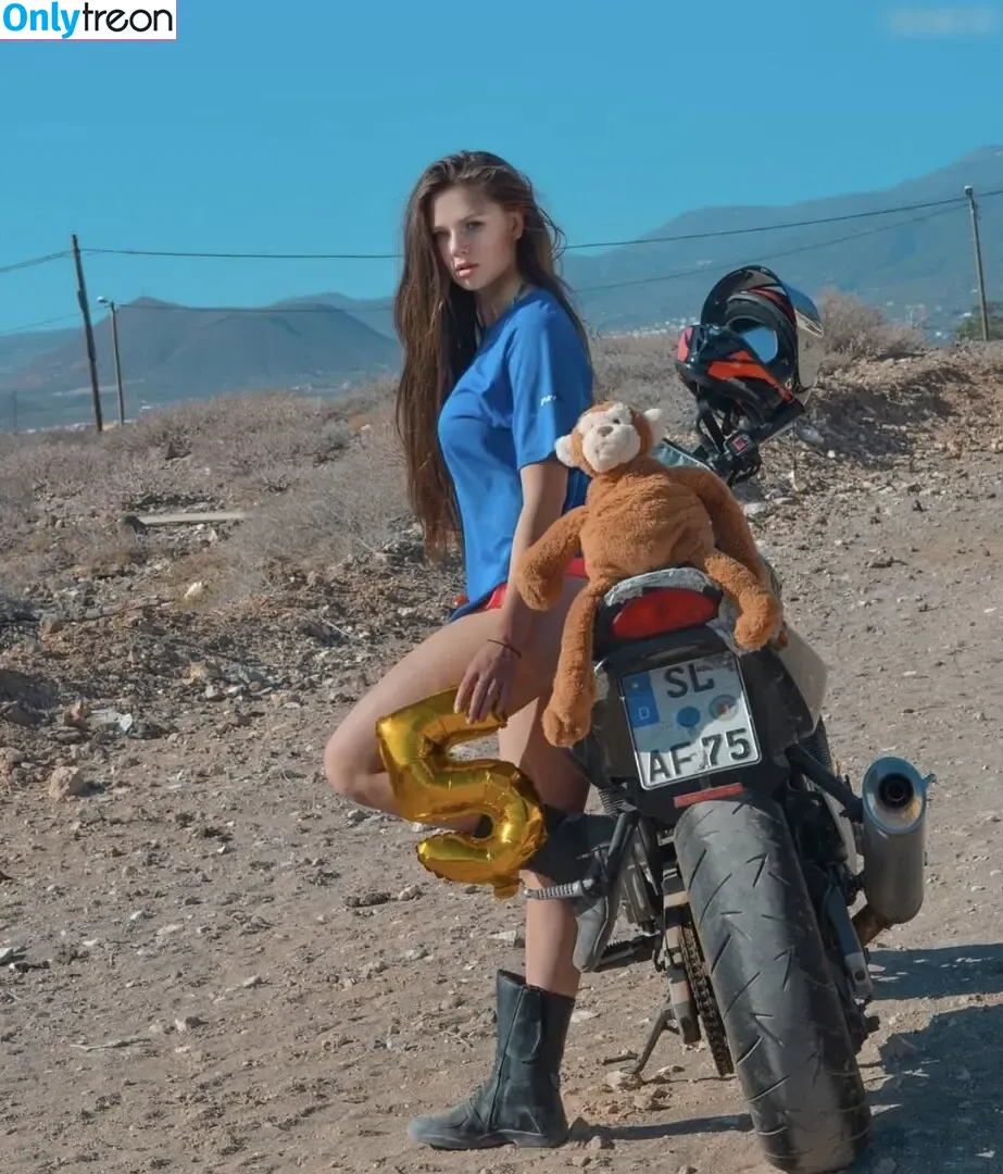Affe auf Bike nude photo #0122 (affe_auf_bike)