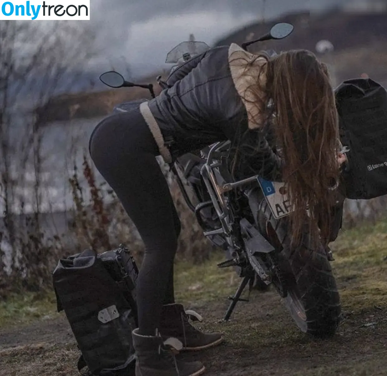 Affe auf Bike nude photo #0126 (affe_auf_bike)