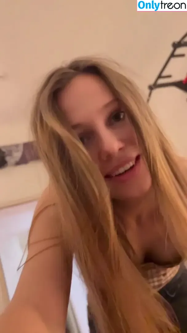 Affe auf Bike nude photo #0162 (affe_auf_bike)