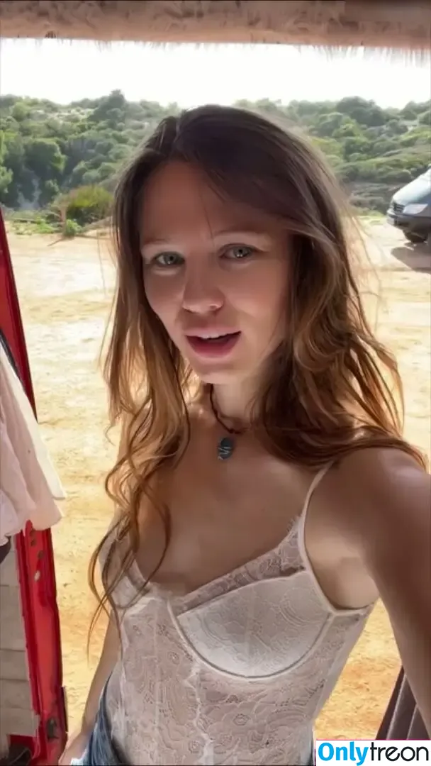 Affe auf Bike nude photo #0247 (affe_auf_bike)