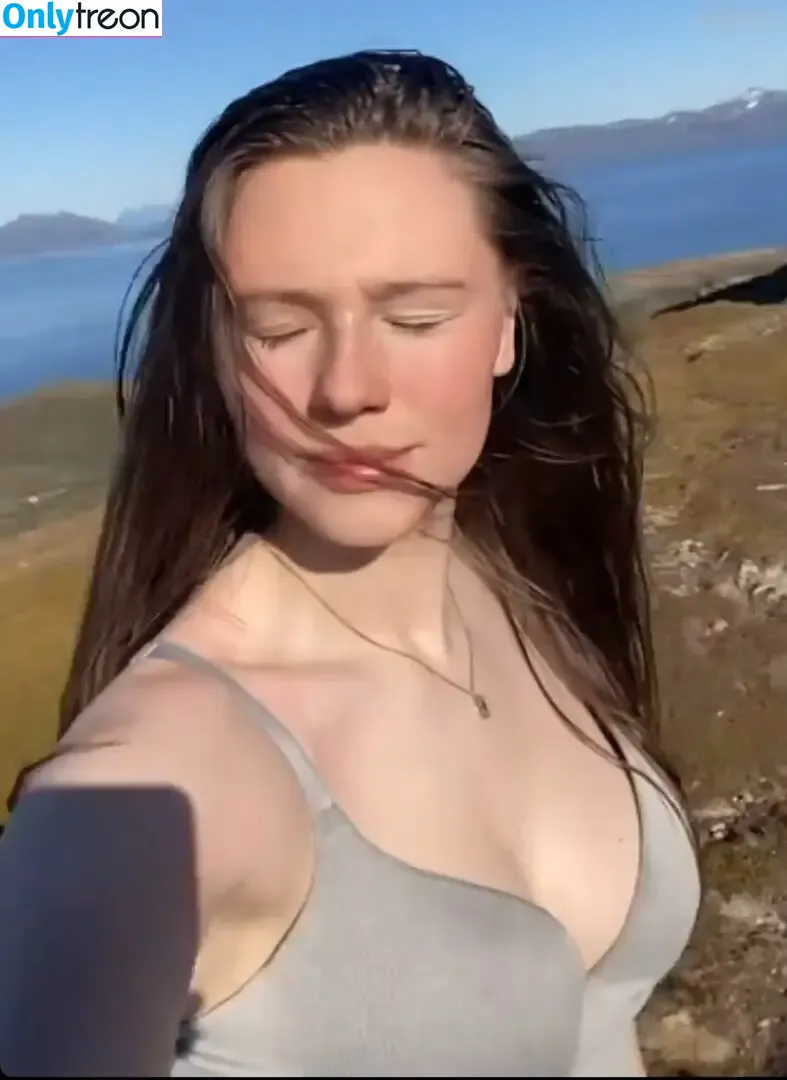 Affe auf Bike nude photo #0251 (affe_auf_bike)