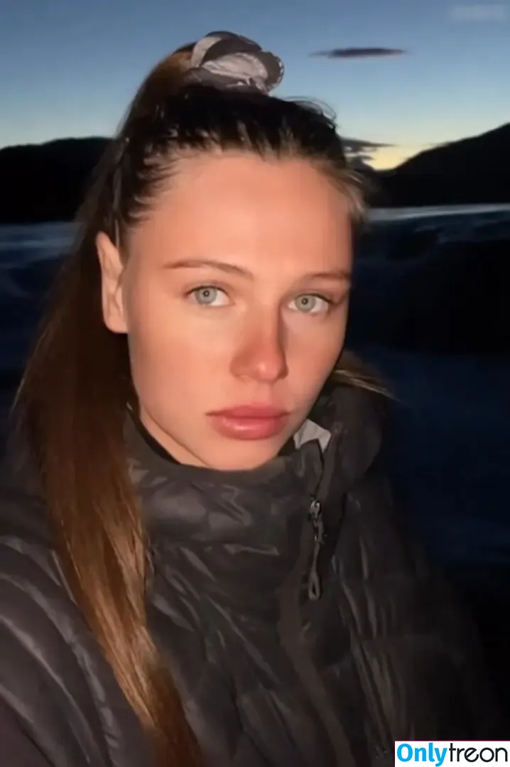 Affe auf Bike nude photo #0305 (affe_auf_bike)