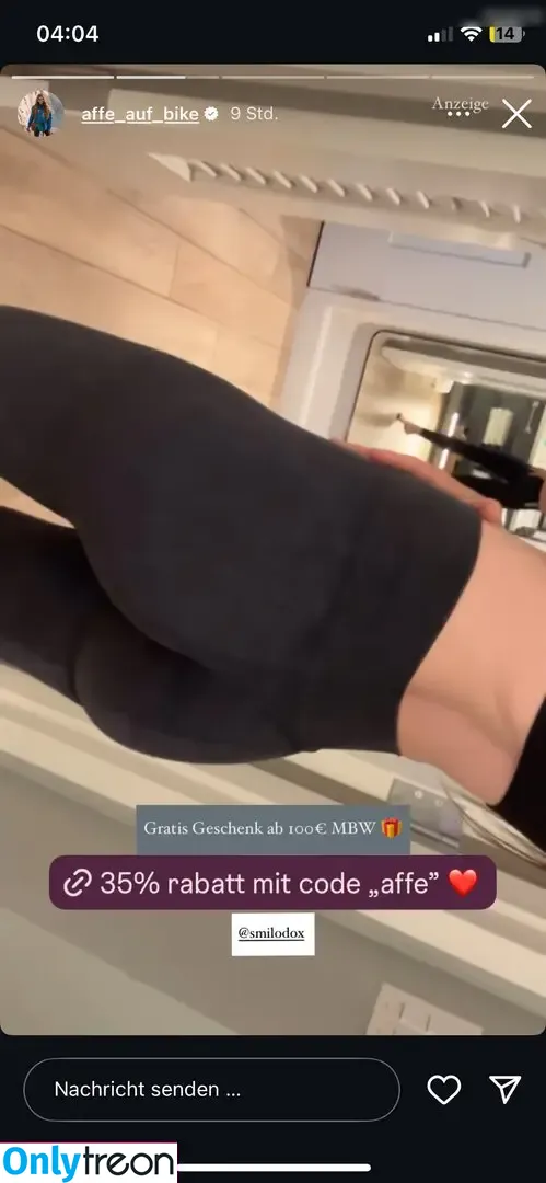 Affe auf Bike nude photo #0605 (affe_auf_bike)
