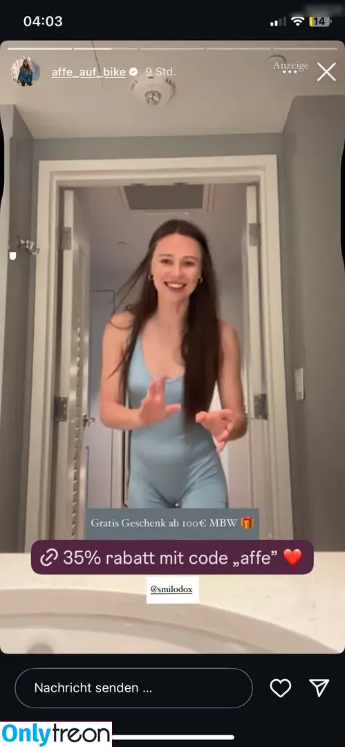 Affe auf Bike nude photo #0606 (affe_auf_bike)