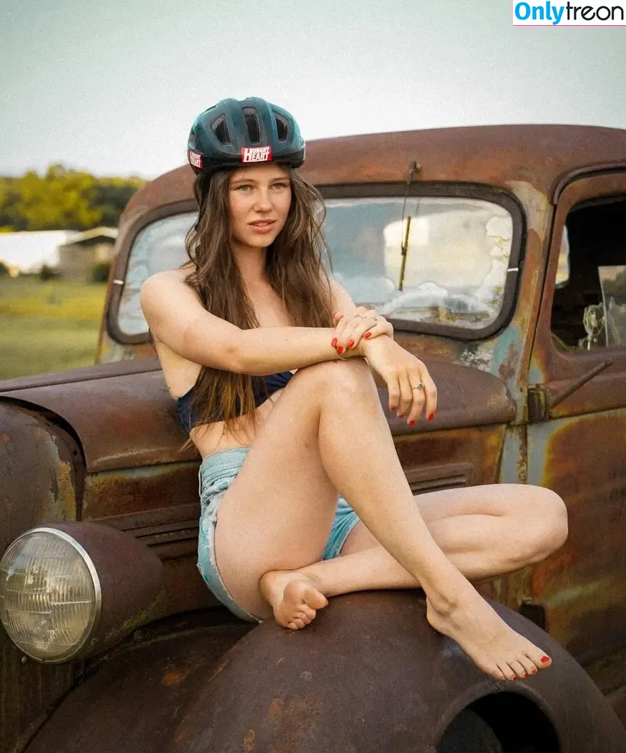 Affe auf Bike nude photo #0612 (affe_auf_bike)