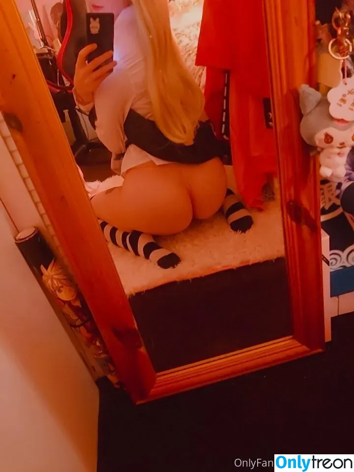 afoxiegirl nude photo #0006 (afox.chan)