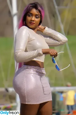 African Booty Meat / curvyandnatural nude photo #0015
