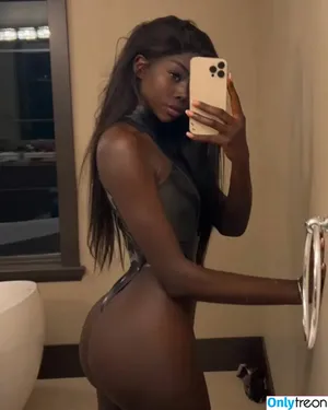 African Booty Meat / curvyandnatural nude photo #0045