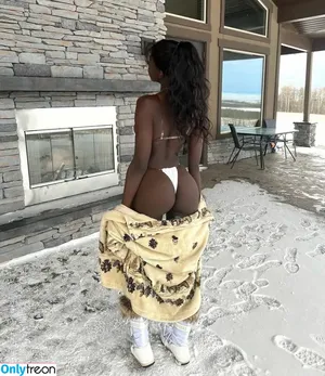 African Booty Meat / curvyandnatural nude photo #0053