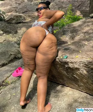 African Booty Meat / curvyandnatural nude photo #0203