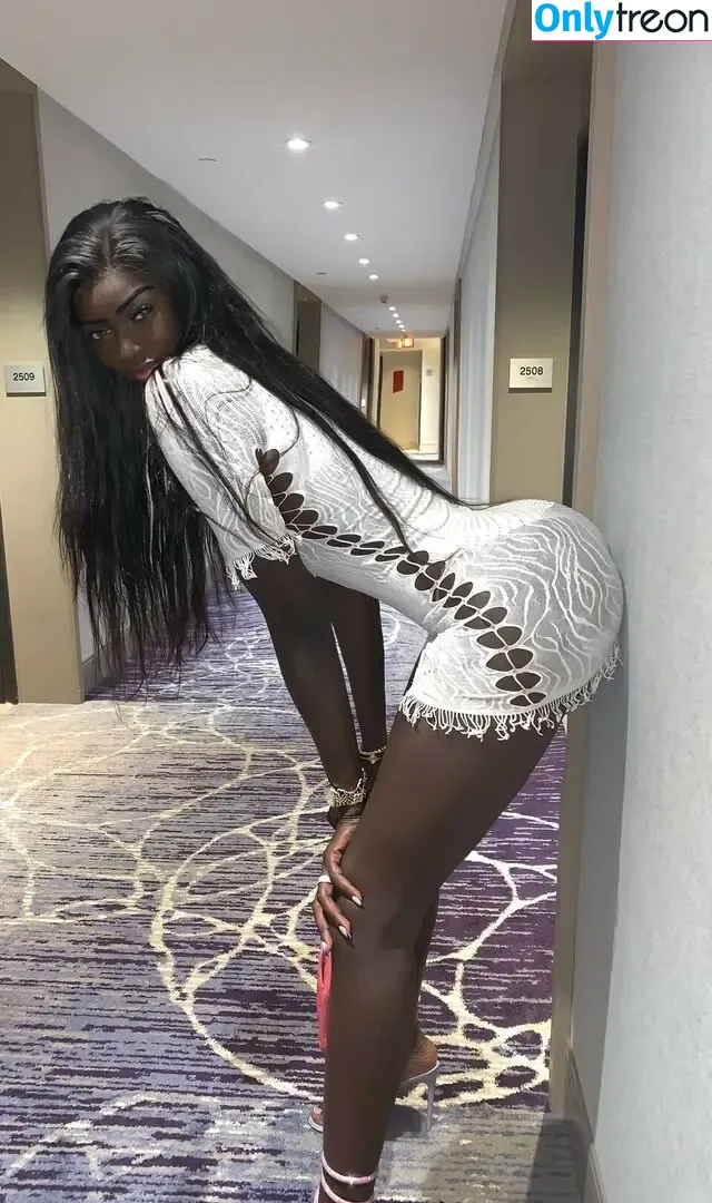 African Booty Meat nude photo #0049 (curvyandnatural)
