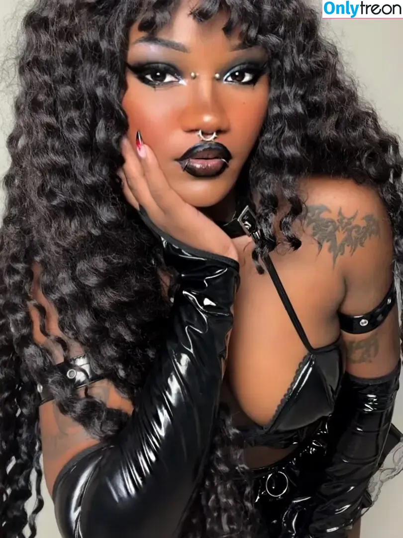 Afro Gaybe nude photo #0065 (Miss_hell666 / afro_gaybe)
