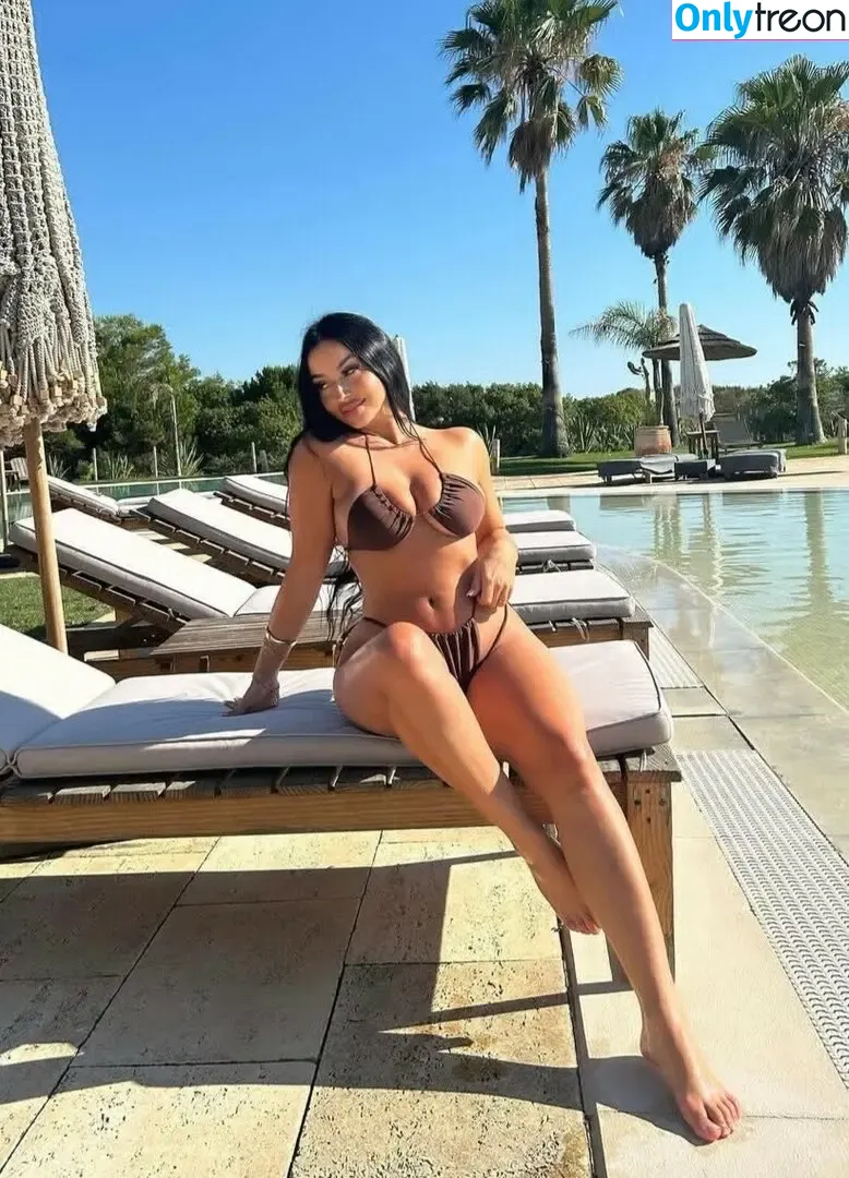 Agatadediasmarques nude photo #0002 (Agatadediasmarques)