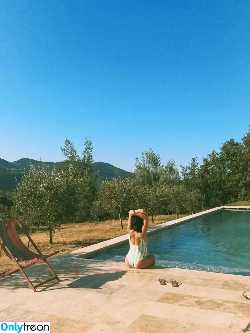 Agathe Auproux nude photo #0407 (agatheauproux)