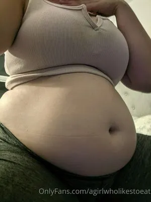 agirlwholikestoeat / toofattofitin nude photo #0001