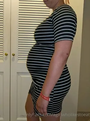 agirlwholikestoeat / toofattofitin nude photo #0012