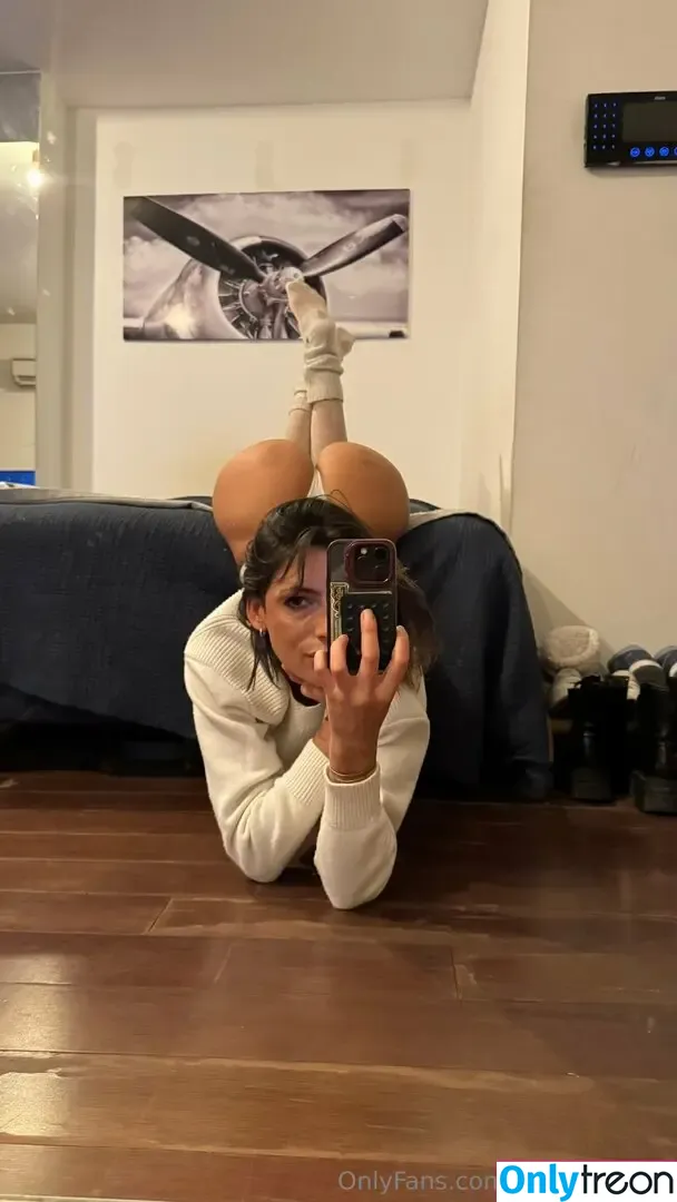 aguztanaxxx nude photo #0057 (aguztanaok)