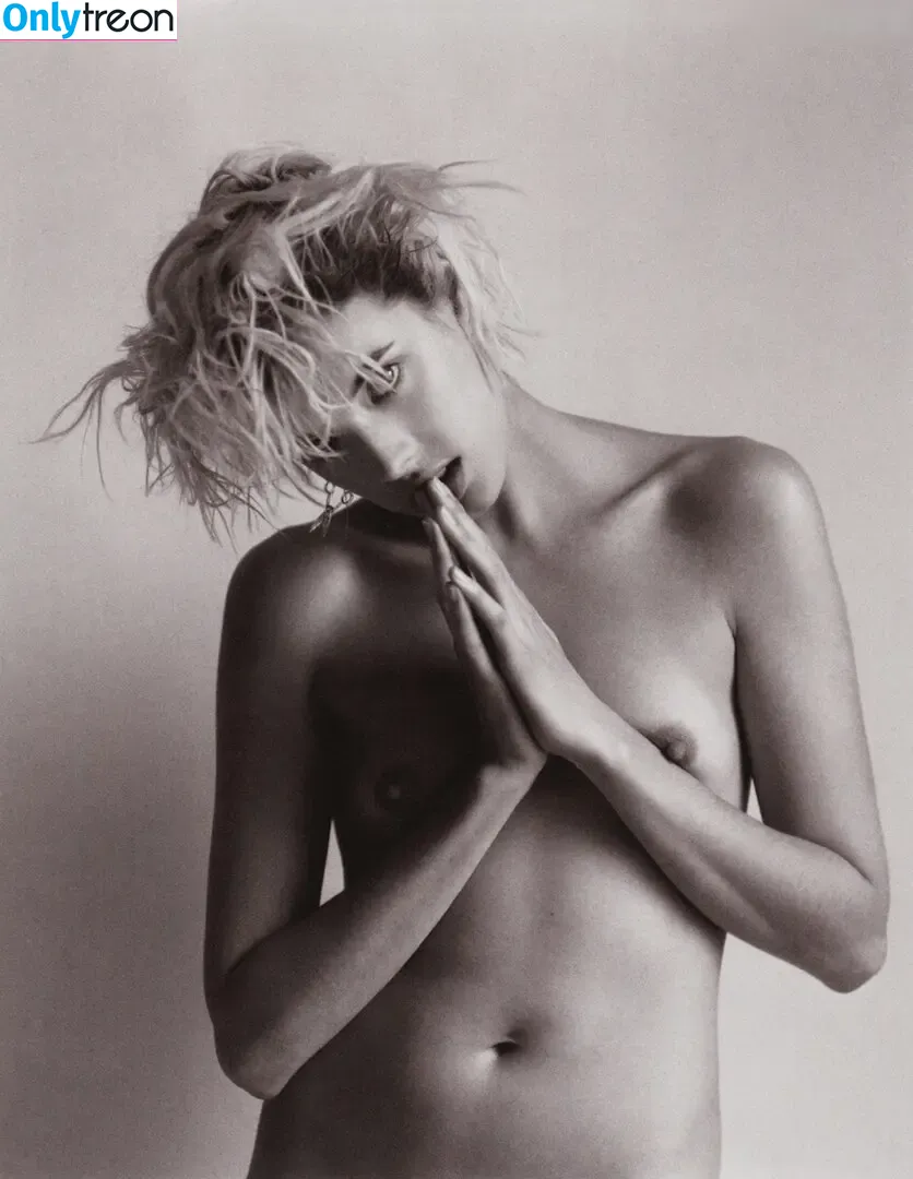 Agyness Deyn nude photo #0009 (Agyness Deyn)