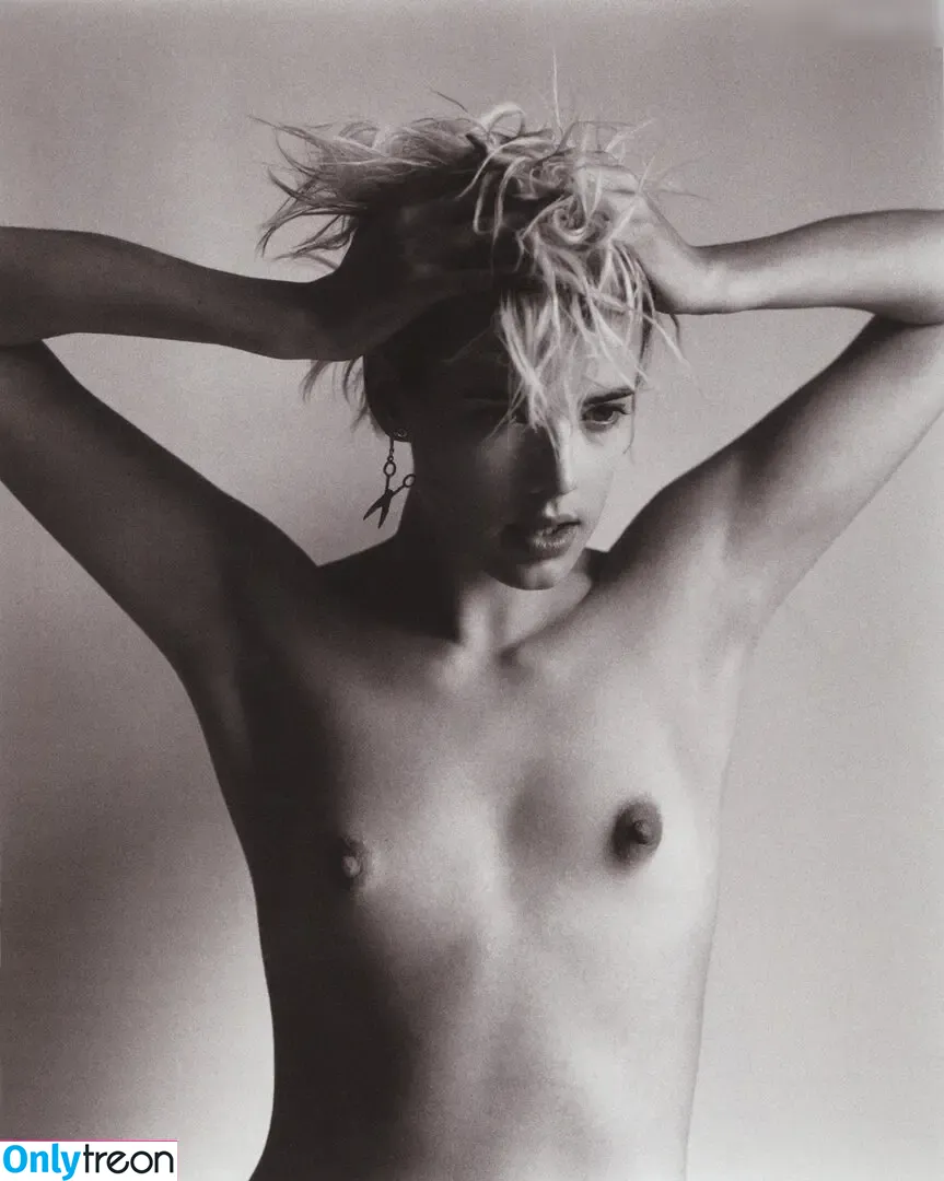 Agyness Deyn nude photo #0010 (Agyness Deyn)