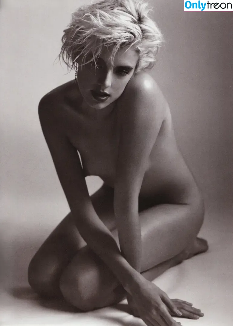 Agyness Deyn nude photo #0012 (Agyness Deyn)