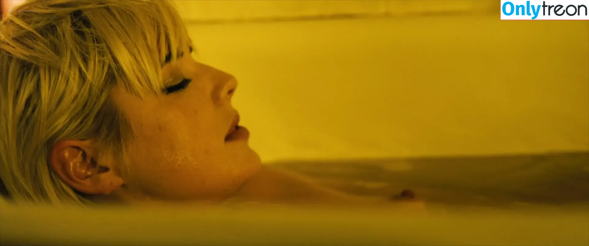 Agyness Deyn nude photo #0019 (Agyness Deyn)