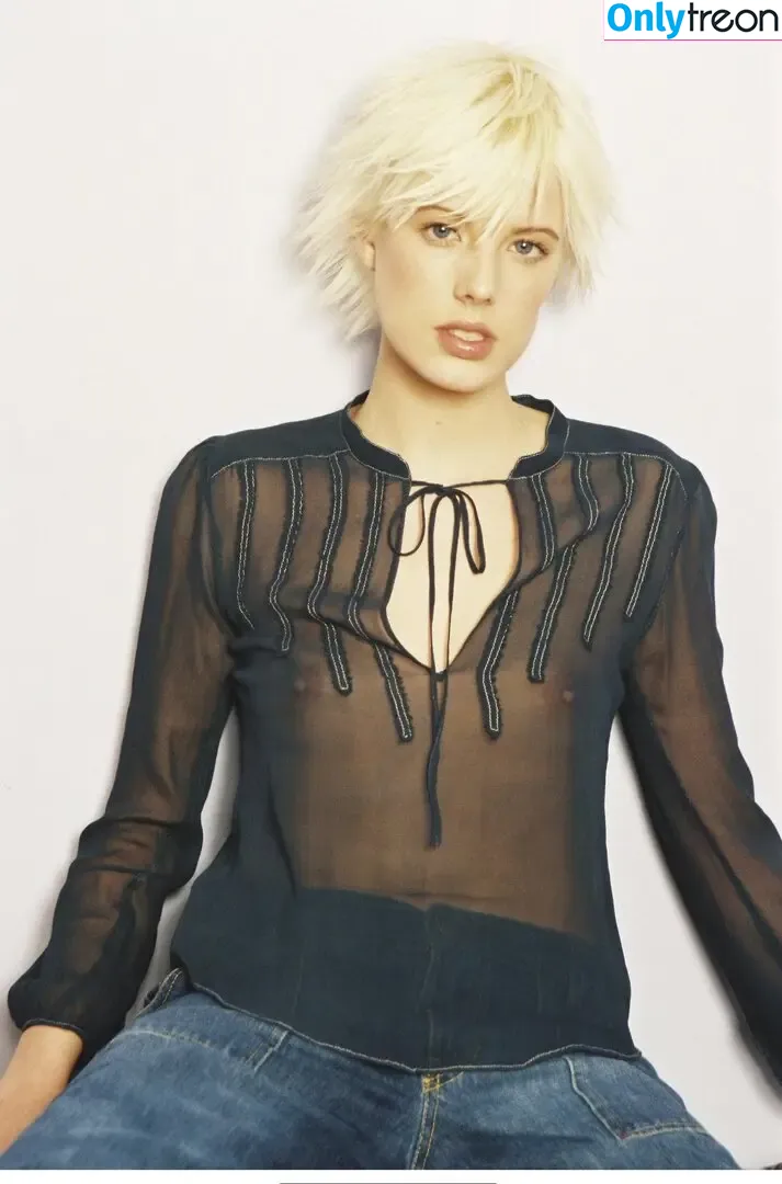 Agyness Deyn nude photo #0037 (Agyness Deyn)