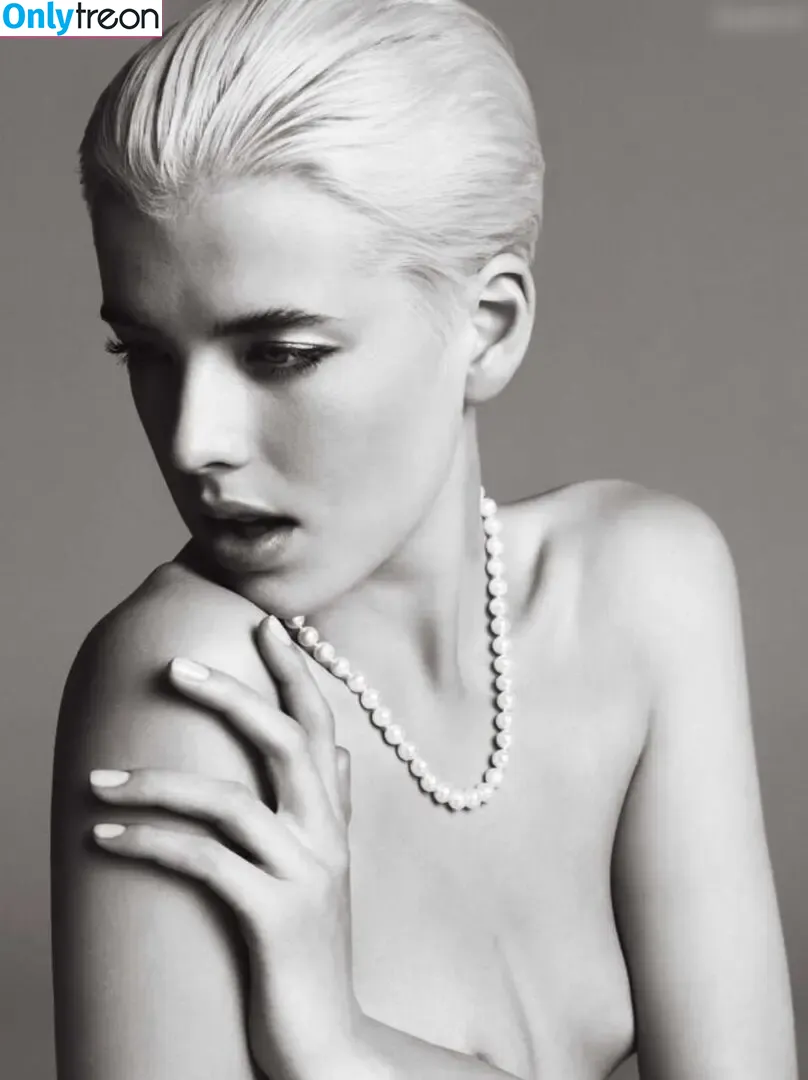 Agyness Deyn nude photo #0044 (Agyness Deyn)