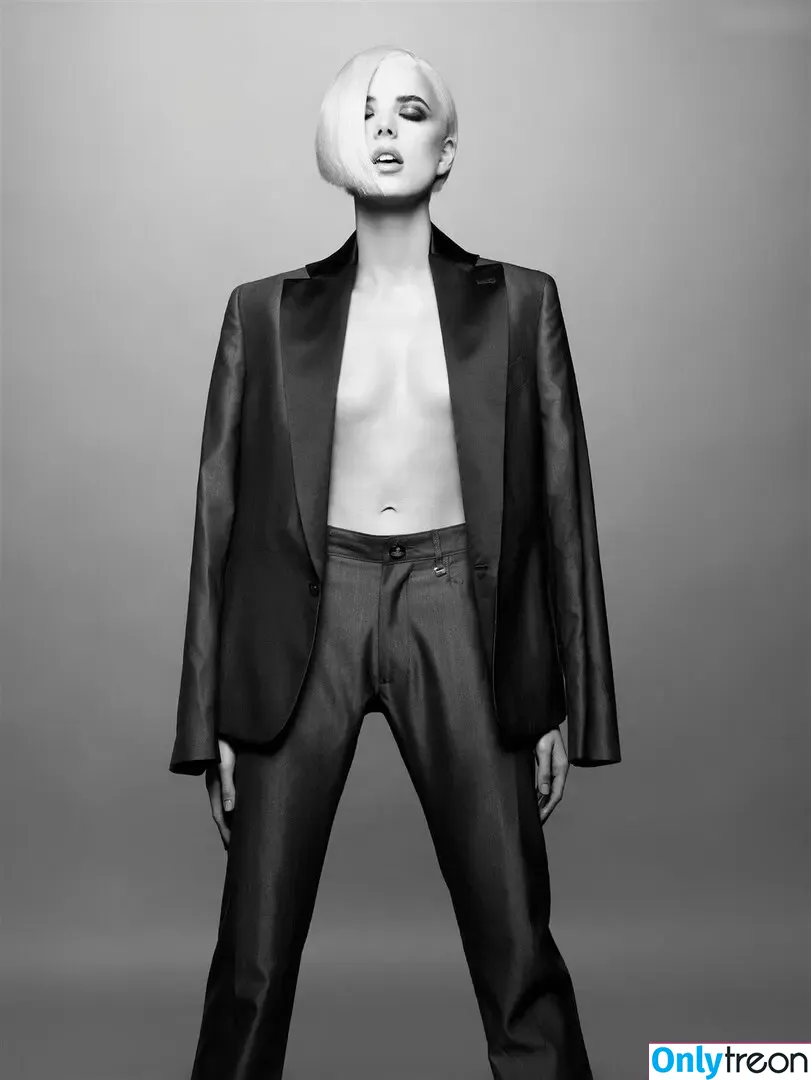 Agyness Deyn nude photo #0046 (Agyness Deyn)