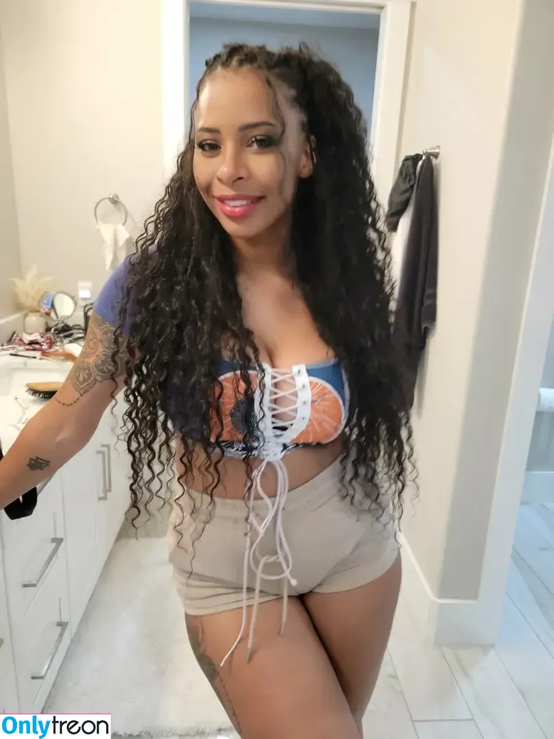 Ahquamarine nude photo #0462 (ahqua.marine)
