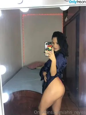 Ahri Reyes / ahri_reyes / nymphahri nude photo #0029