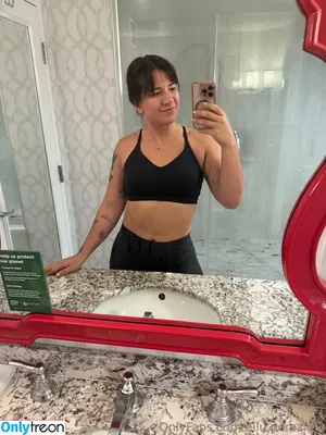 ailu.perez.ufc / ailinperezufc nude photo #0472