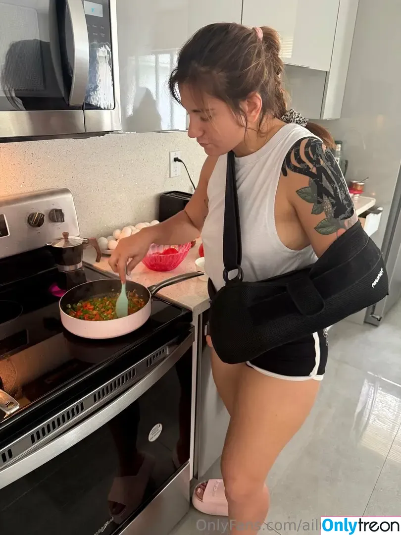 ailu.perez.ufc nude photo #0100 (ailinperezufc)