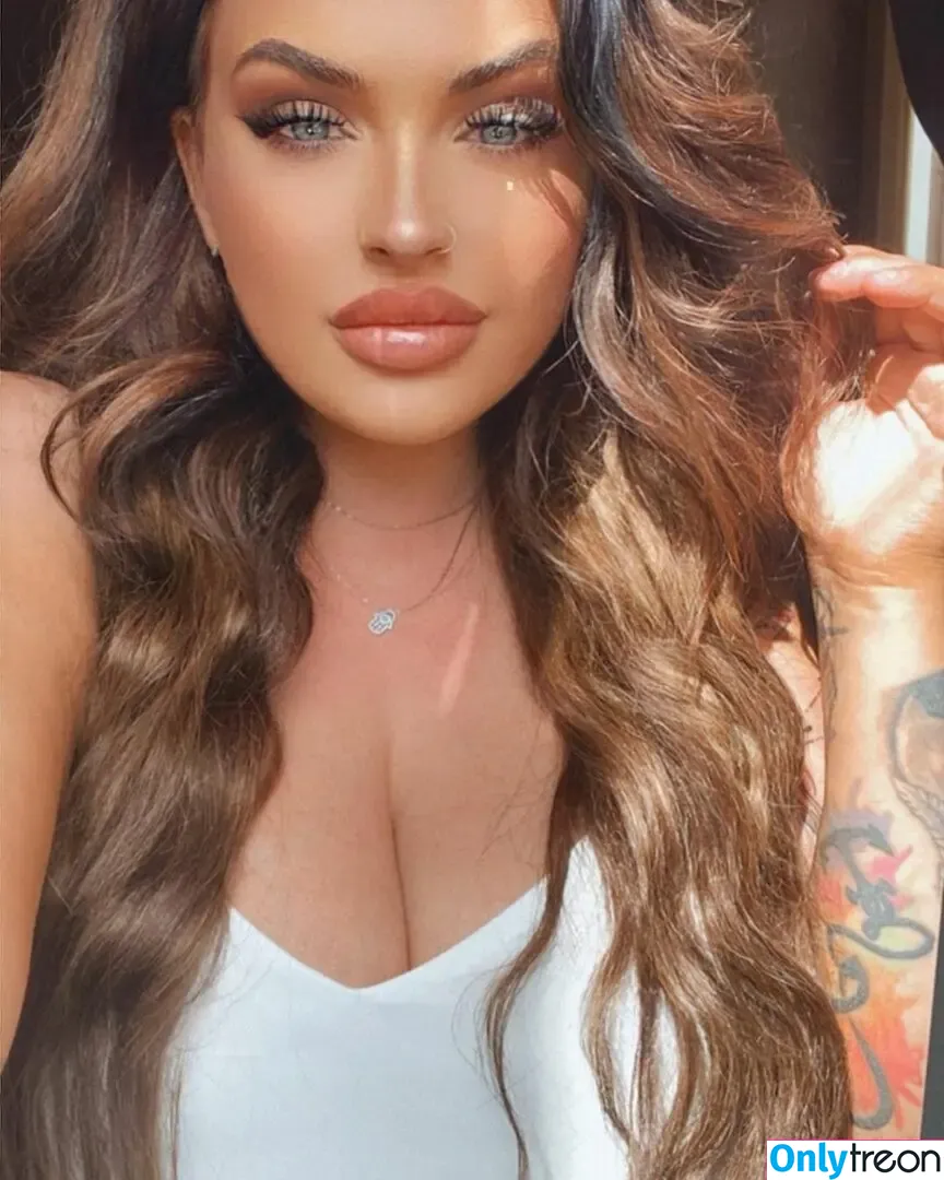 Aimee Nowell nude photo #0005 (Aimeejnowell)