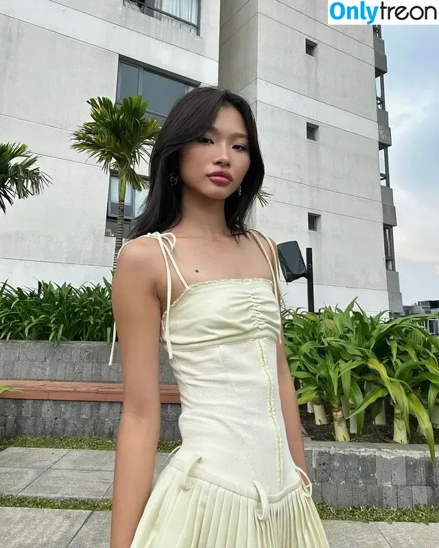 aimee005g nude photo #0002 (aimée)