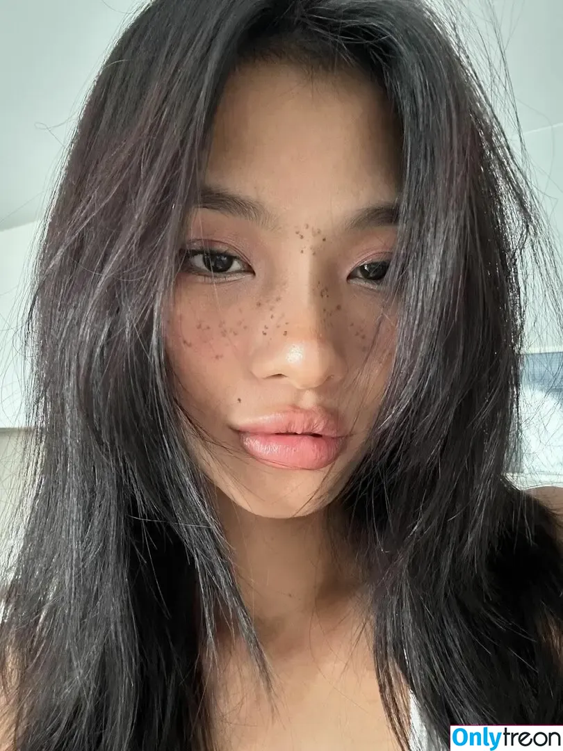 aimee005g nude photo #0008 (aimée)